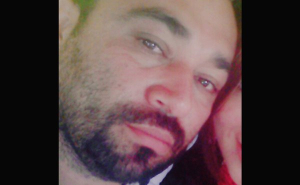 Nixon Alvarado tenía minutos de haber llegado al puesto donde cambiaba dinero.