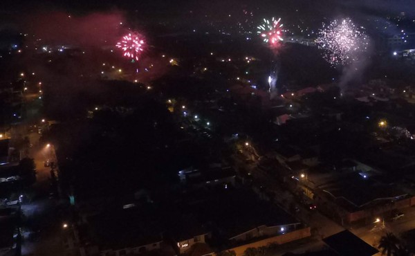 Video muestra cómo recibieron el 2017 los sampedranos