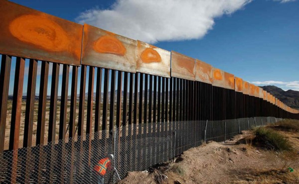 '¡Construyan el muro!', clama Trump tras absolución de indocumentado