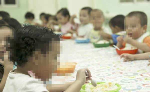 Sin escuela y sin comida, riesgo para niños latinoamericanos por COVID-19