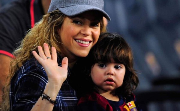 Shakira pidió cirujano plástico para cesárea
