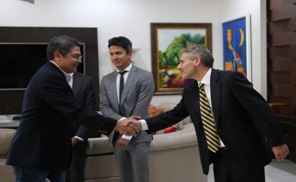 Juan Orlando Hernández se muestra satisfecho por acuerdo con el FMI