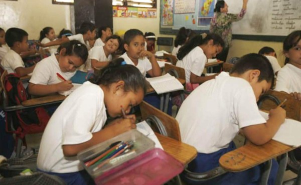 Sociedad Civil insta a Educación adoptar medidas 'inteligentes' para salvar año escolar