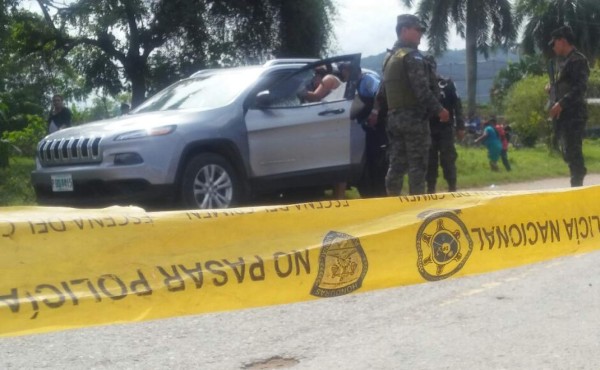 Acribillan a hombre dentro de un carro en Villanueva