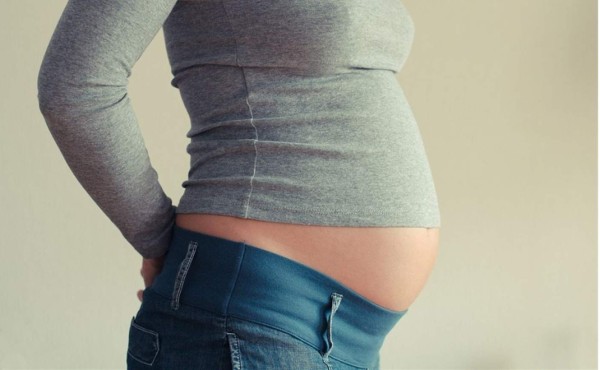 Novio embaraza a la mejor amiga