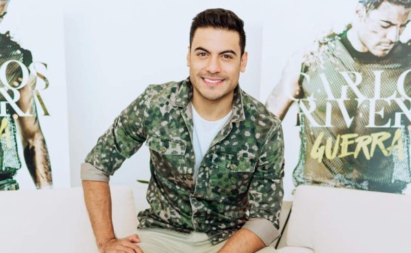 Carlos Rivera denuncia falta de revisión por coronavirus en aeropuerto de México