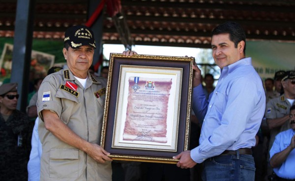 Ratifican al General Jaime Silva como comandante de Bomberos
