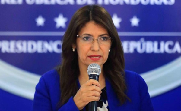 'Salud no pidió hospitales móviles', asegura ministra Alba Consuelo Flores