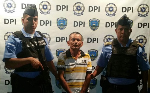 Con supuesta droga capturan a un hombre en Santa Bárbara