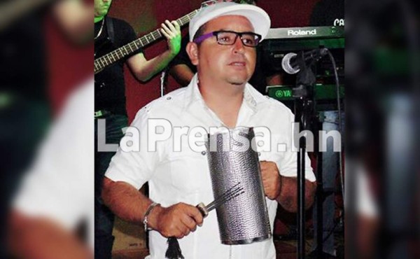 'No sé qué les voy a decir a mis hijas”: esposa de cantante accidentado