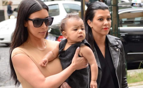 Kim Kardashian gasta miles en la belleza de su hija