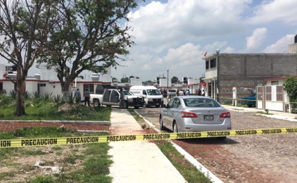 Mujer mató a sus hijos, envió fotos a su esposo y se quitó la vida