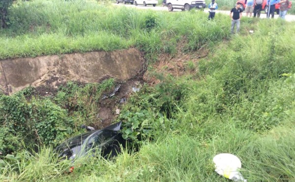 Volcamiento de vehículo deja dos mujeres y una menor heridos en zona norte