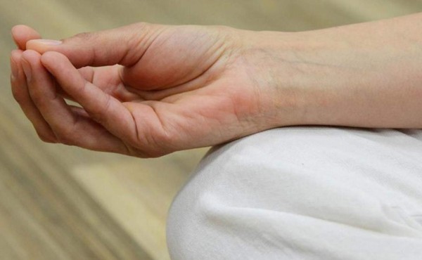 Una mujer se corta la mano para cobrar la prima del seguro