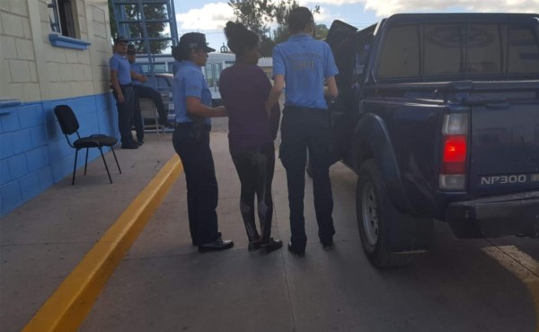 Supuesta pandillera de la 18 es capturada por extorsión en Tegucigalpa