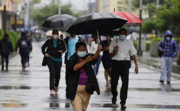 El Salvador levanta alerta roja por bajo riesgo de deslaves tras paso de Eta