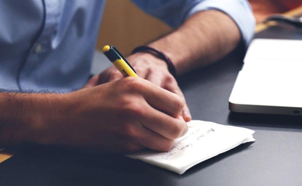 Realiza un un curso de ortografía y gramática en línea