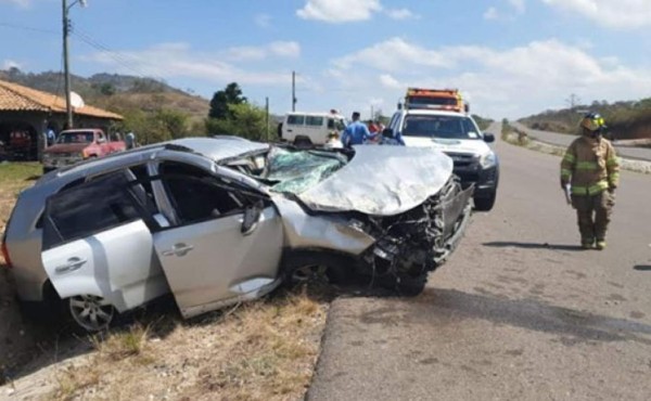 Cuatro heridos en accidente vehicular en Comayagua