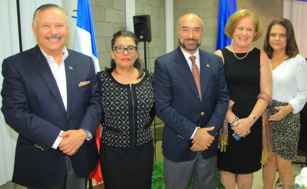 Alianza Francesa da bienvenida al embajador de Francia