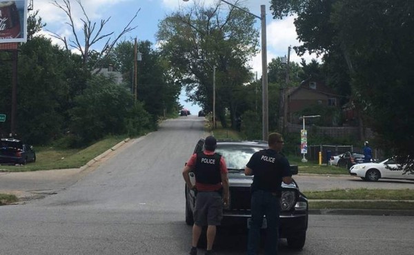 Supuesto atacante de tres policías muere abatido en Kansas City