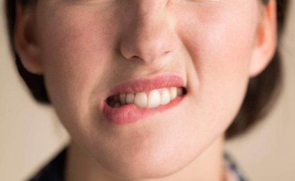 Teme negarse a su marido