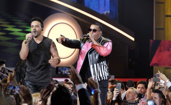 Un país prohíbe 'Despacito' en la radio y en la televisión