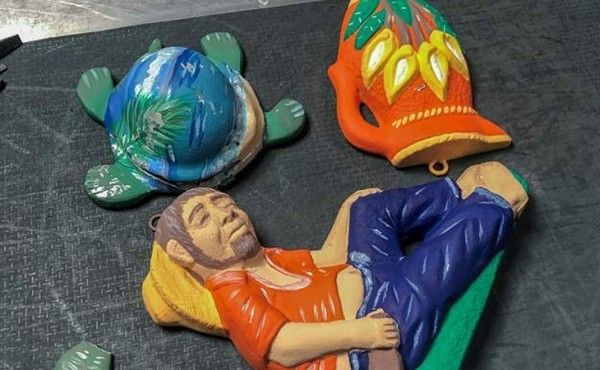 Hondureña es retenida en aeropuerto de Atlanta por llevar cocaína en artesanías