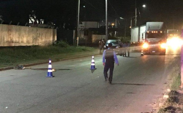 Matan a padre e hijo cuando caminaban por peaje de Puerto Cortés