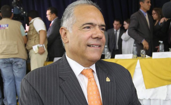 Óscar Álvarez asegura que Mel le pidió derogar artículo que permite extradición