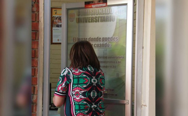 Despiden a catedrático por acoso sexual