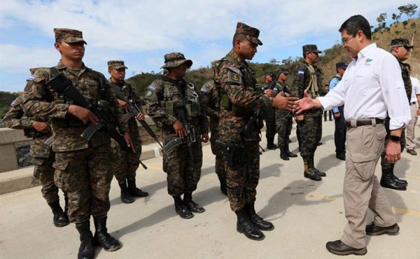 Juan Orlando Hernández continúa firme en el combate a pandillas en Honduras