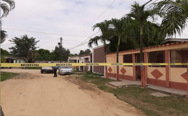 Hallan muerto a un hombre dentro de apartamentos en San Pedro Sula