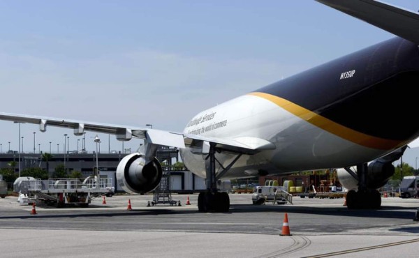 Roban un millón de dólares en celulares en aeropuerto de Brasil