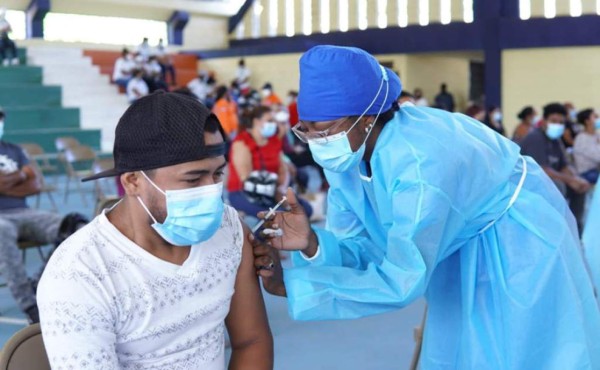 Honduras recibe 5,8 millones de dólares del BCIE para adquirir vacunas