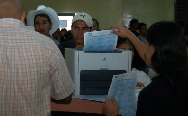 Llega material a oficinas del RNP