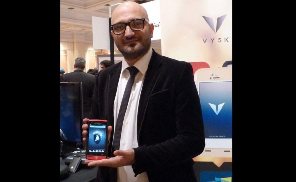 Lamborghini lanza un smartphone de lujo por 6 mil dólares