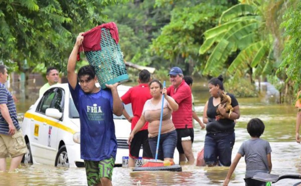 Adjudican adquisición de kits humanitarios para afectados por Eta