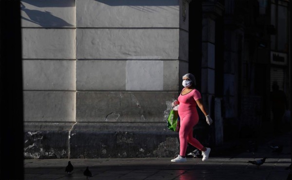 Perú supera los 1,000 fallecidos por COVID-19 con el peor registro diario de muertes