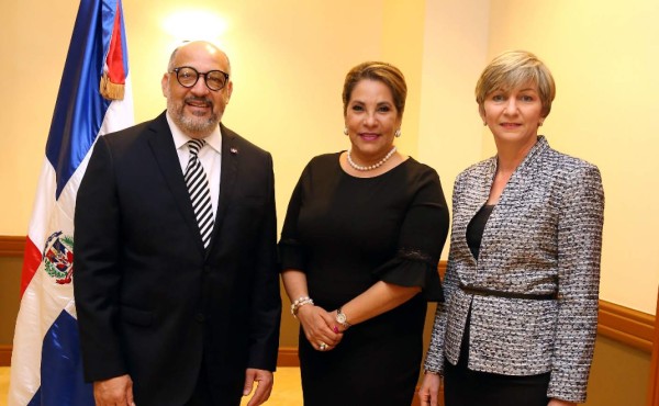 Embajada de República Dominicana ofrece cóctel