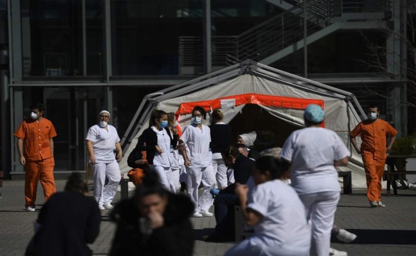 Muertes por coronavirus bajan por tercer día en España, con 674 fallecidos