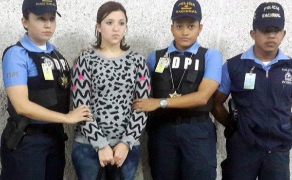 Inicia juicio contra acusada de matar a su marido con la ayuda de su amante