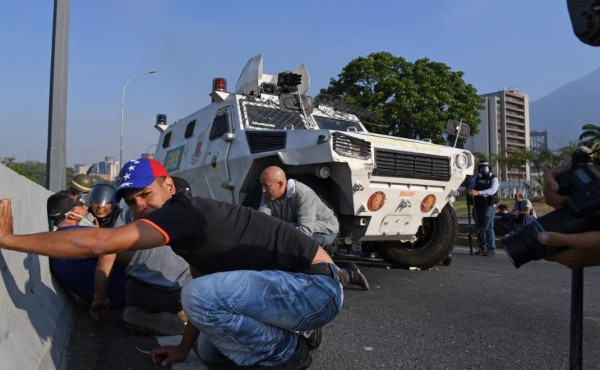 España pide que no se derrame sangre en Venezuela  