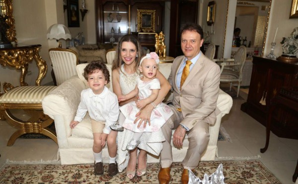 El bautizo de Ariana Sofía Guevara Bueso