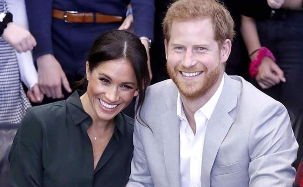 La foto de Meghan y Harry para agradecer a fans sus buenos deseos