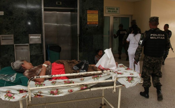 Militares vigilan el hospital Mario Rivas de San Pedro Sula