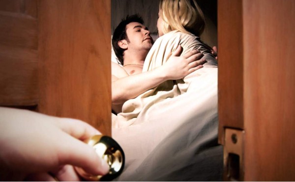 Conductas que delatan a una mujer infiel