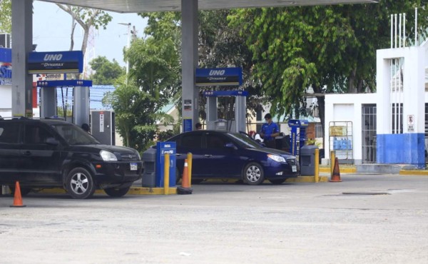 Detenidos, decomiso de vehículos y salvoconductos falsos durante cierre absoluto en San Pedro Sula