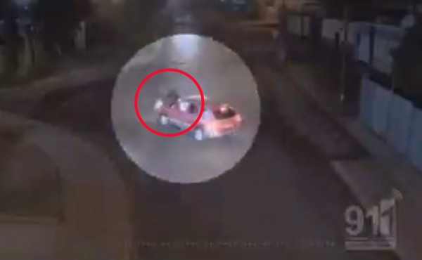 VIDEO: Brutal impacto entre moto y camioneta deja un herido de gravedad en Honduras