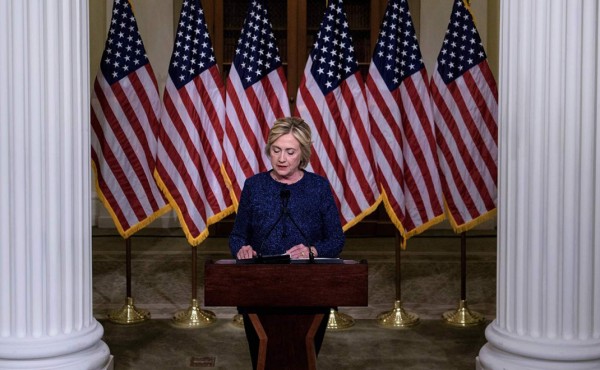 Clinton se arrepiente de haber insultado a seguidores de Trump