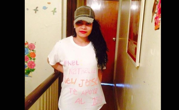 Miles apoyan a Nathalia Casco